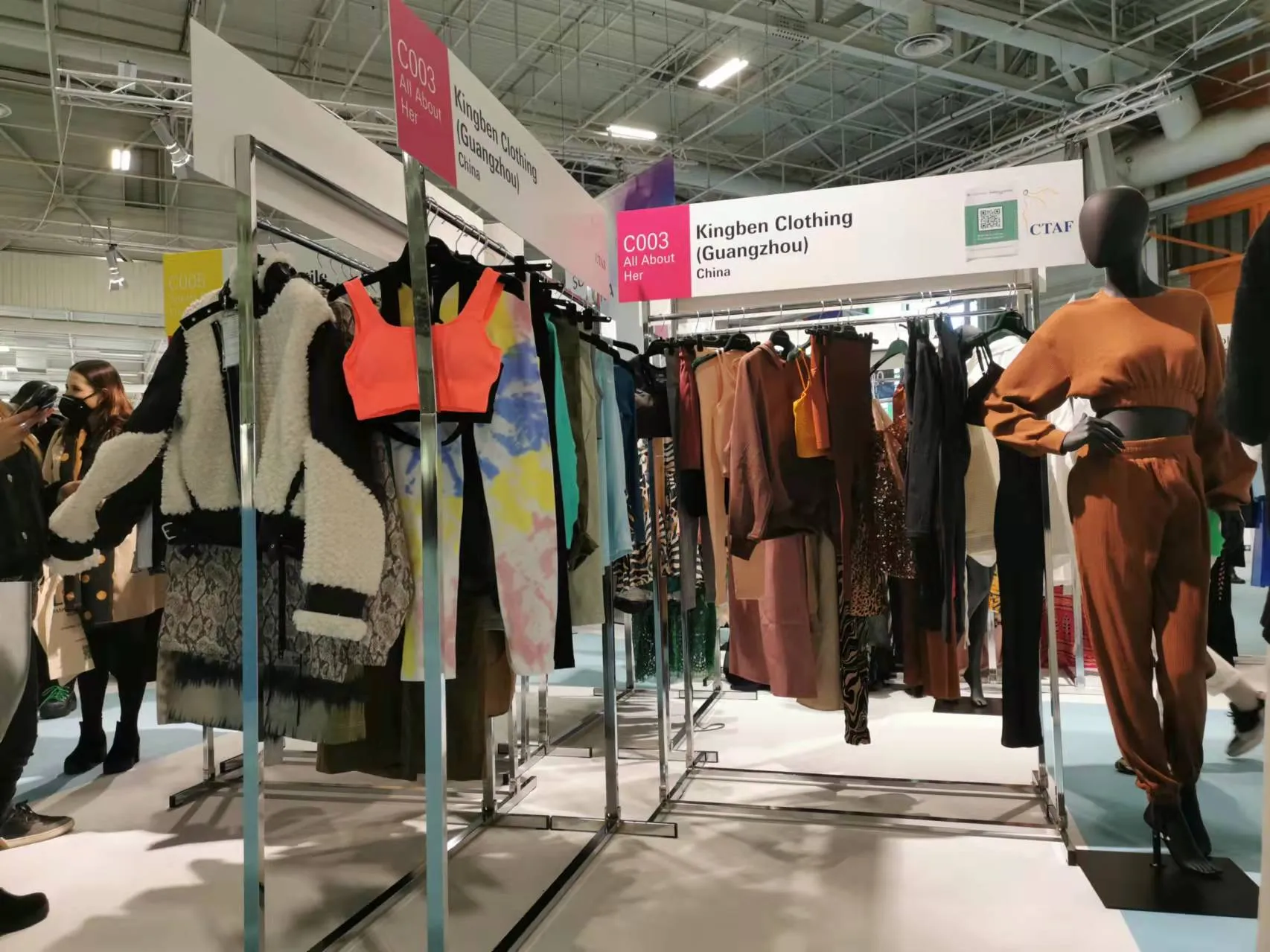 Kingben Sports exhibiting at a Paris trade show
