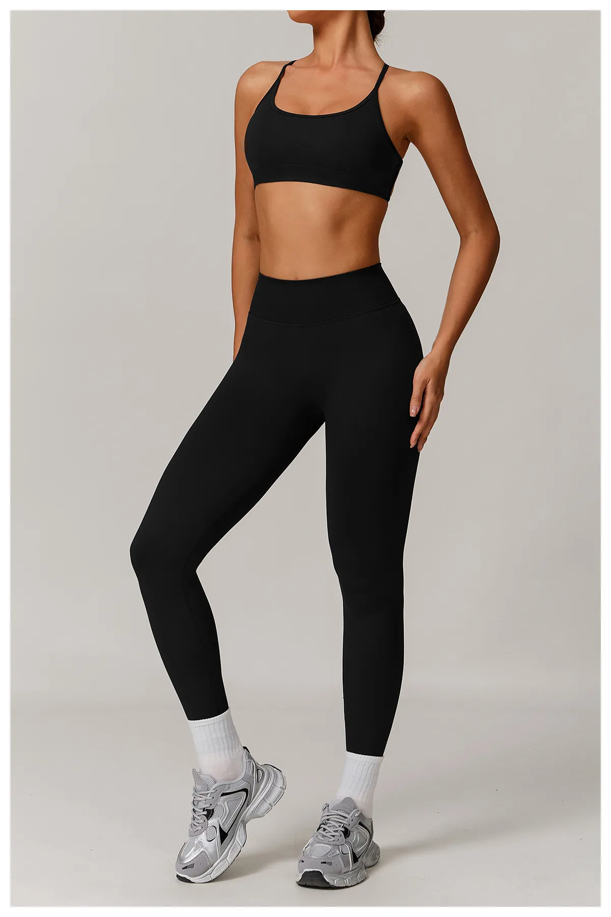 High-waist compression tights with flatlock construction