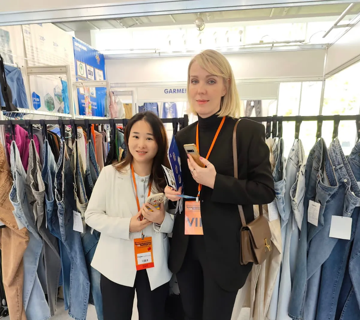Kingben Sports production team at an international trade fair