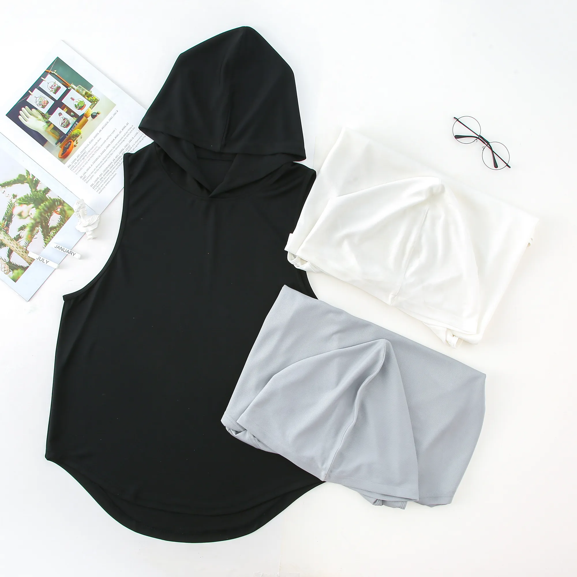 Men's hooded vest